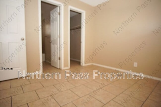 Building Photo - 8612 Lawson St