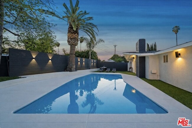 Building Photo - 20308 Mobile St