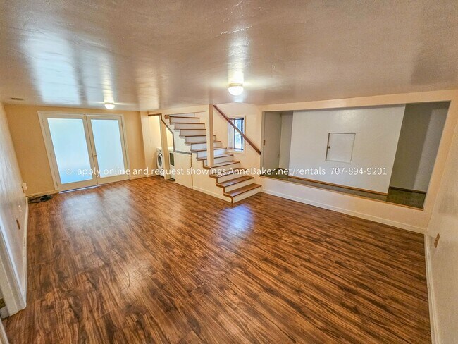 Building Photo - Exquisite Home among the Oak Trees