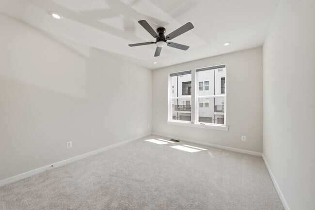 Building Photo - 43732 Transit Sq
