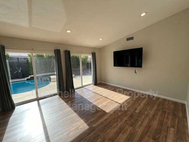 Building Photo - 69731 Willow Ln