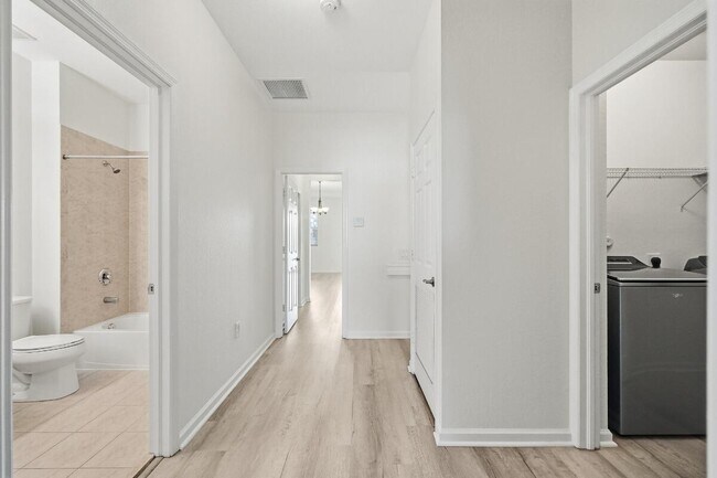 Building Photo - 4501 Mimosa Terrace