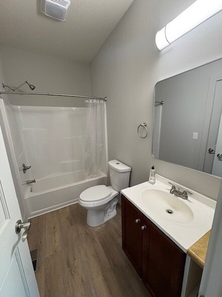 Building Photo - 209 Summit Rd