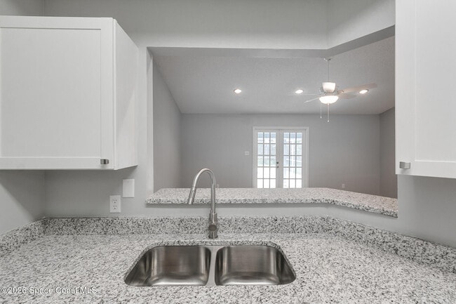 Building Photo - 5490 Wendy Lee Dr