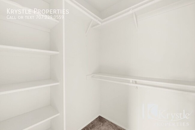 Building Photo - 175 Lighthouse Dr
