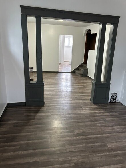 Building Photo - 339 Columbia Ave