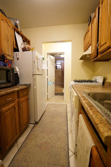 Building Photo - 11 Lorraine Terrace