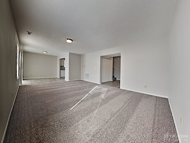 Building Photo - 507 Deer Trail Dr