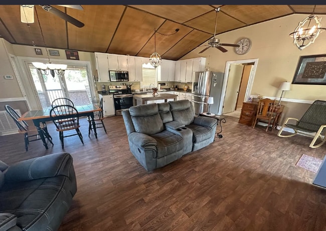 Building Photo - 2301 Hollister Rd