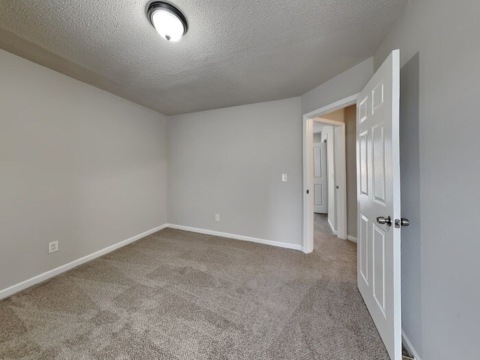 Building Photo - 4145 Riverbank Ct