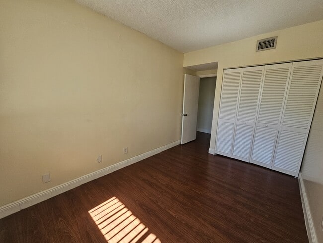 Building Photo - 8819 Springtree Lakes Dr