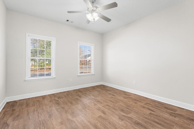 Building Photo - 27 W Grady St