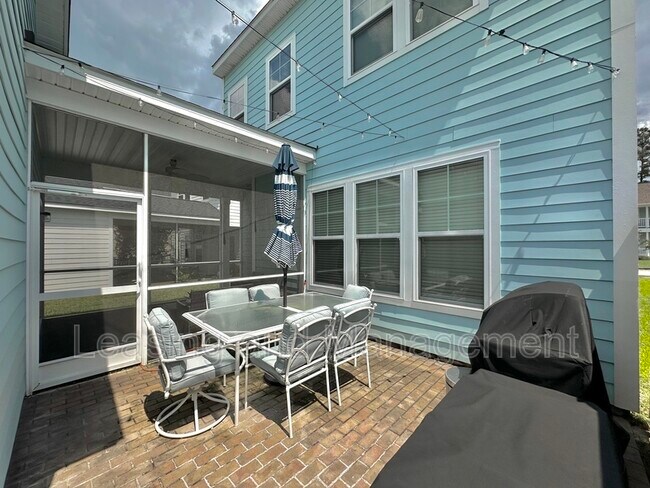 Building Photo - 125 Trumpet Vine Dr