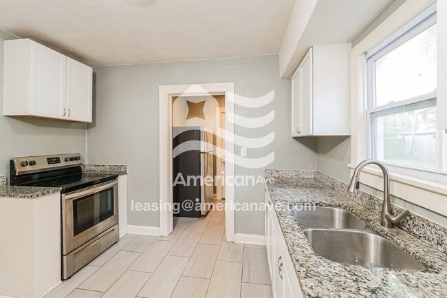 Building Photo - 6105 Swope Pkwy