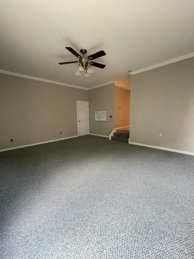Building Photo - West Knoxville, Farragut 37934 - 4 bedroom, 3.5 bath, 2 Story Brick Home -Contact Debra Johnson (...