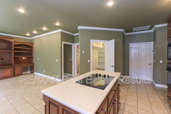 Building Photo - 5602 S Bent Tree Dr