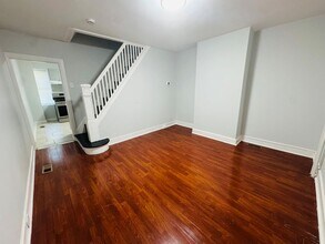 Building Photo - Newly Remodeled 2bd/1 House with Private R...
