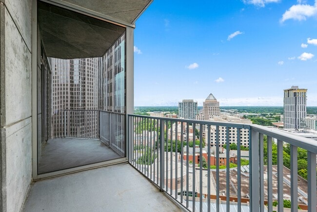 Building Photo - Uptown Condo with AMAZING VIEW!