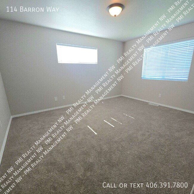 Building Photo - 114 Barron Way