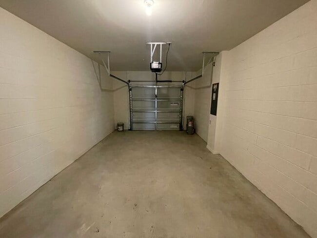 Building Photo - Brand New 3/2.5 Townhome in Windrose