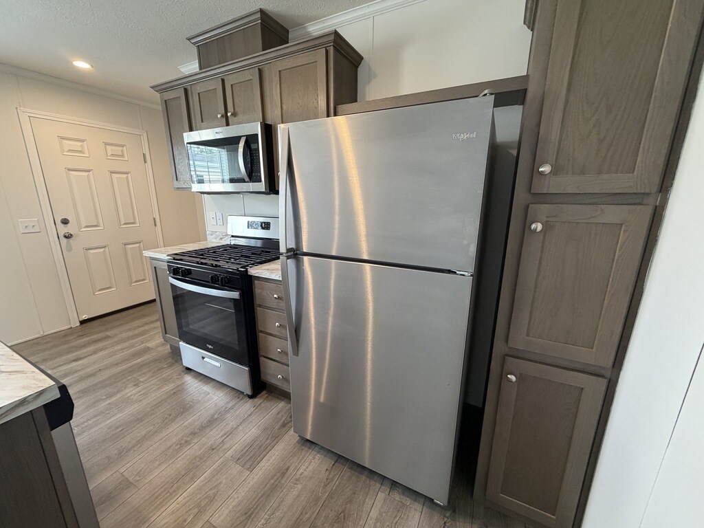Building Photo - 15882 Villaire Ave