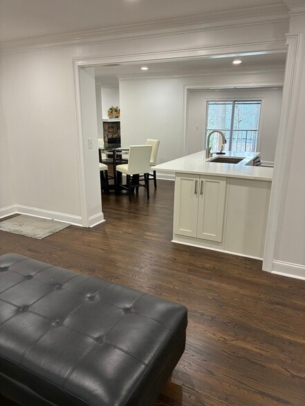 Building Photo - 1744 Woodcliff Pl NE