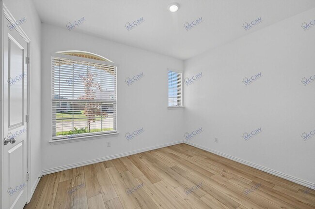 Building Photo - 2560 Eden Crk Dr