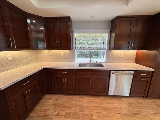 Building Photo - Agoura Hills Gem with Private Yard & HOA Pool