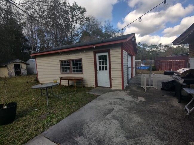 Building Photo - 1107 Ricade Dr