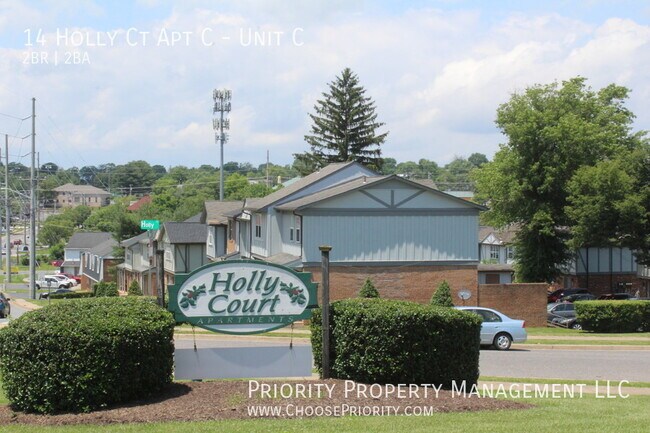 Building Photo - 2 bedroom, 1.5 bath townhome