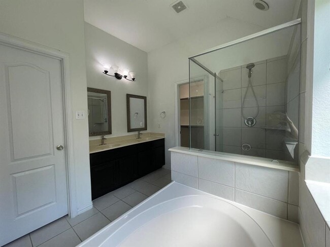 Building Photo - 26503 Grey Sparrow Dr