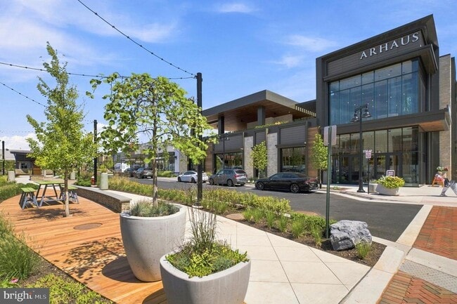 Building Photo - 20151 Northpark Dr