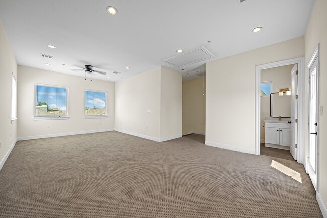 Building Photo - 2218 Converse St