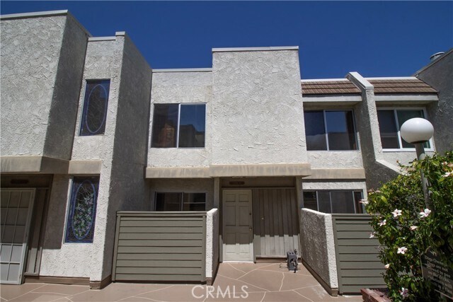 Primary Photo - 11818 Moorpark St