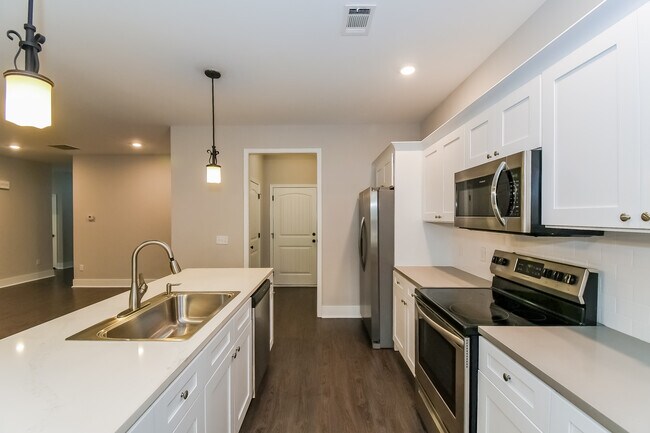 Building Photo - 55 Greyfield Dr