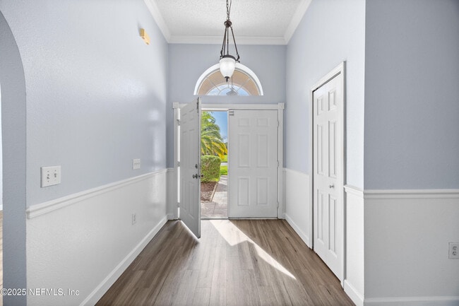 Building Photo - 1969 Willesdon Dr W