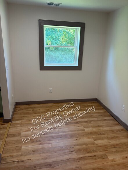 Dining Room - G3410 Fenton Rd