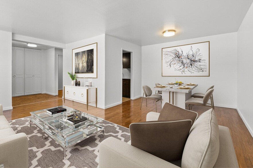 Building Photo - Central Park