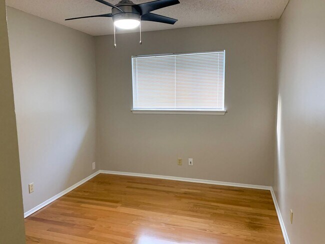 Building Photo - Great Home in North Austin!