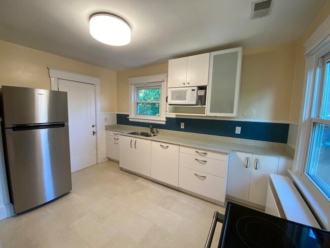 Building Photo - 43 Wilson Rd