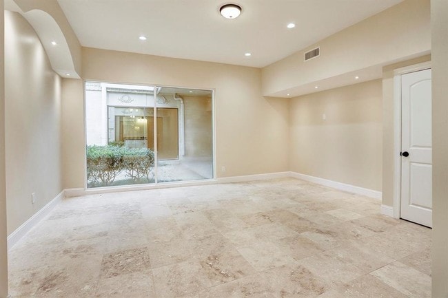Building Photo - 415 White Wing Ln