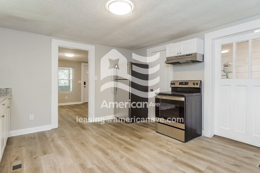 Building Photo - 1612 8th St