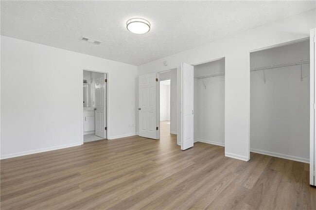 Building Photo - 129 Sandalwood Cir