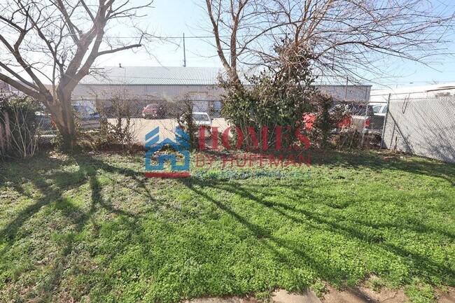 Building Photo - 1215-1215 Joan Ave