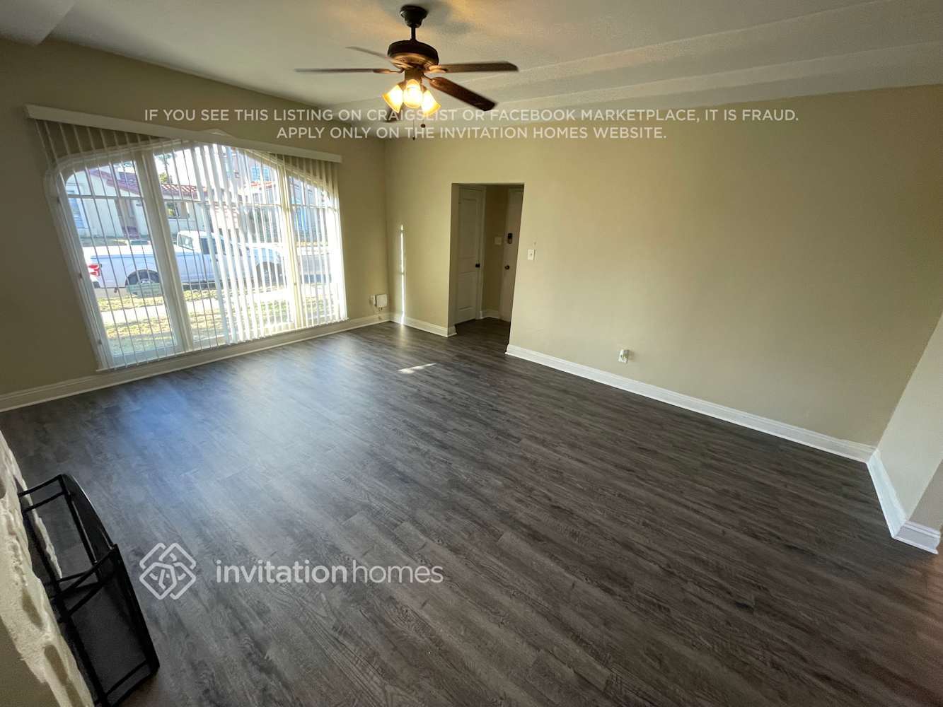 Building Photo - 1240 W 82nd St