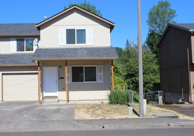 Primary Photo - 3 bedroom, 2 1/2 bath home in quiet Scappo...