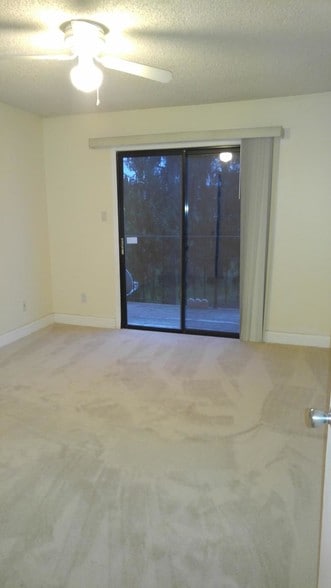 Master bedroom - 2047 Jason Dr