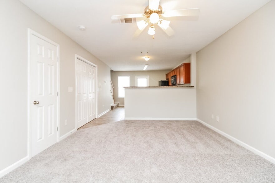 Building Photo - 8029 Logan Dr