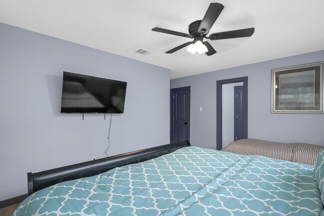 Building Photo - 11103 Greenwillow Dr