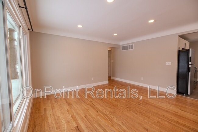 Building Photo - 12217 Columbia St